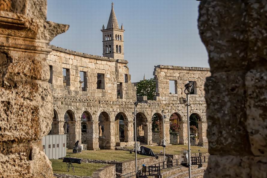 pula arena
